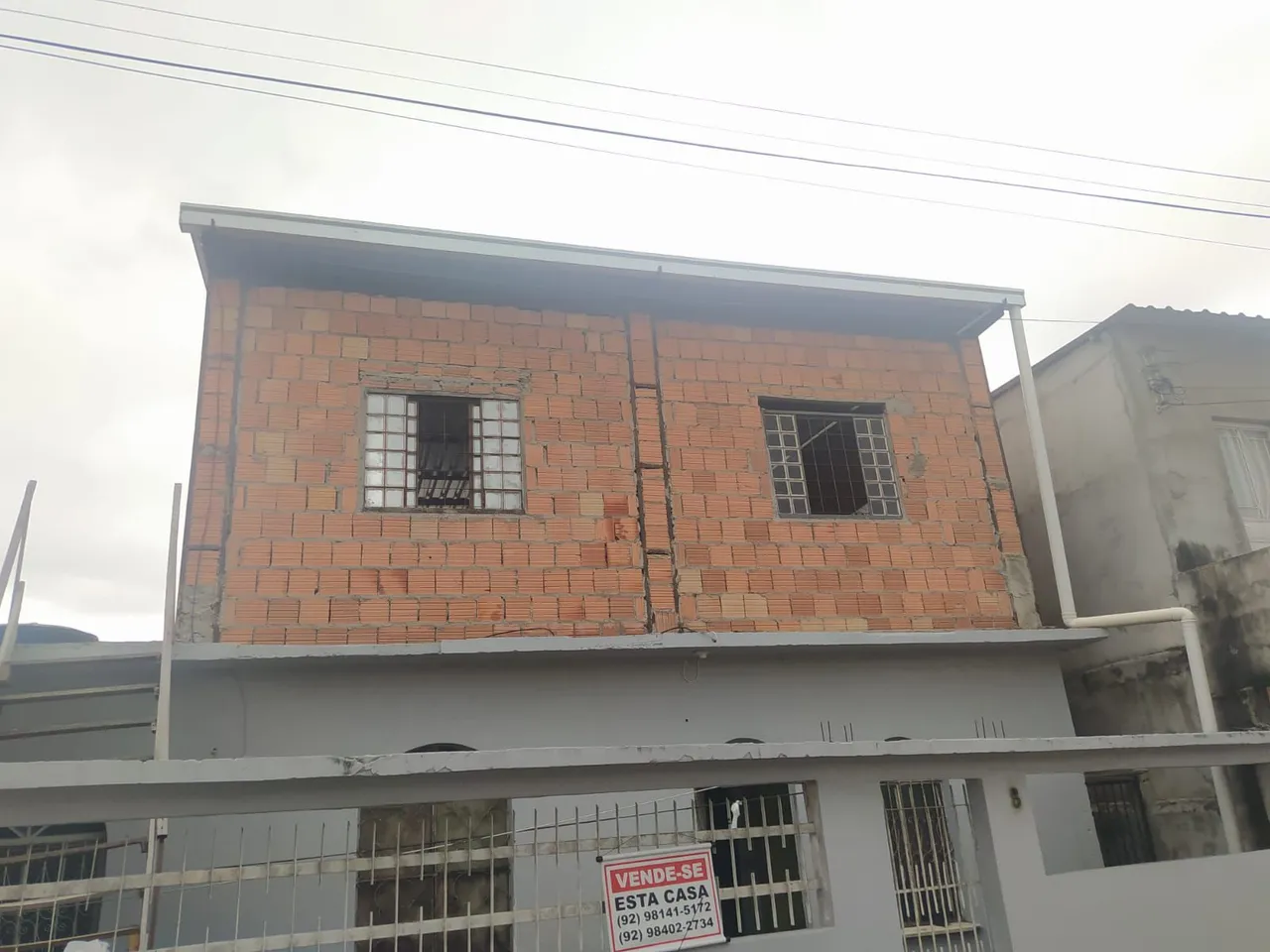 2 Casas e 2 Kitnets no Nova Esperança