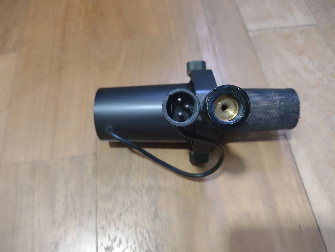 Microfone Shure SM7  - Foto 4
