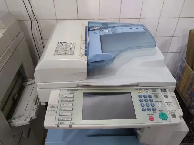 Copiadora e Impressora Multifuncional P/b Ricoh Mp 2851  - Foto 4