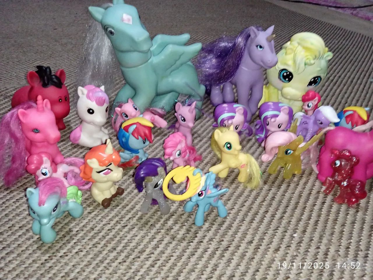 Brinquedos Pôneis - kit com 24 peças. - Foto 6