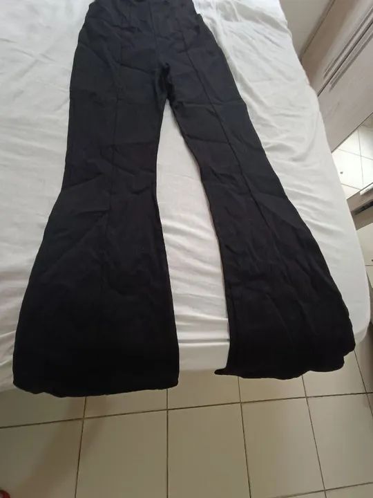 Macacão Flare Preto. Tam M com elastano 