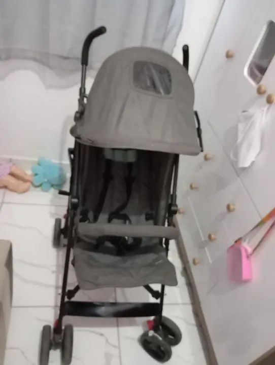  carrinho de bebe semi novo .,.. preço negociável 