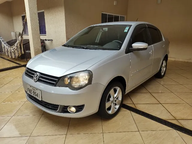 POLO SEDAN CONFORTLINE 1.6 2014
