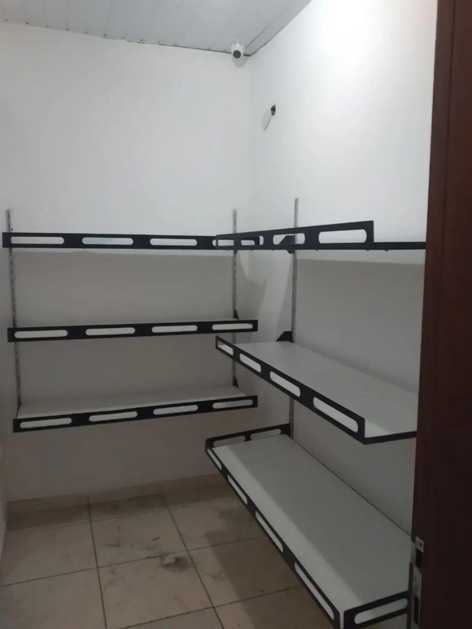 Prateleiras roupas - Foto 5