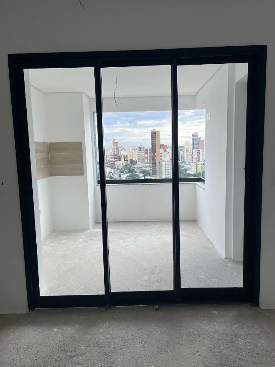 Porta balcão 3 folhas vidro com acabamento de aluminio preto 210x200