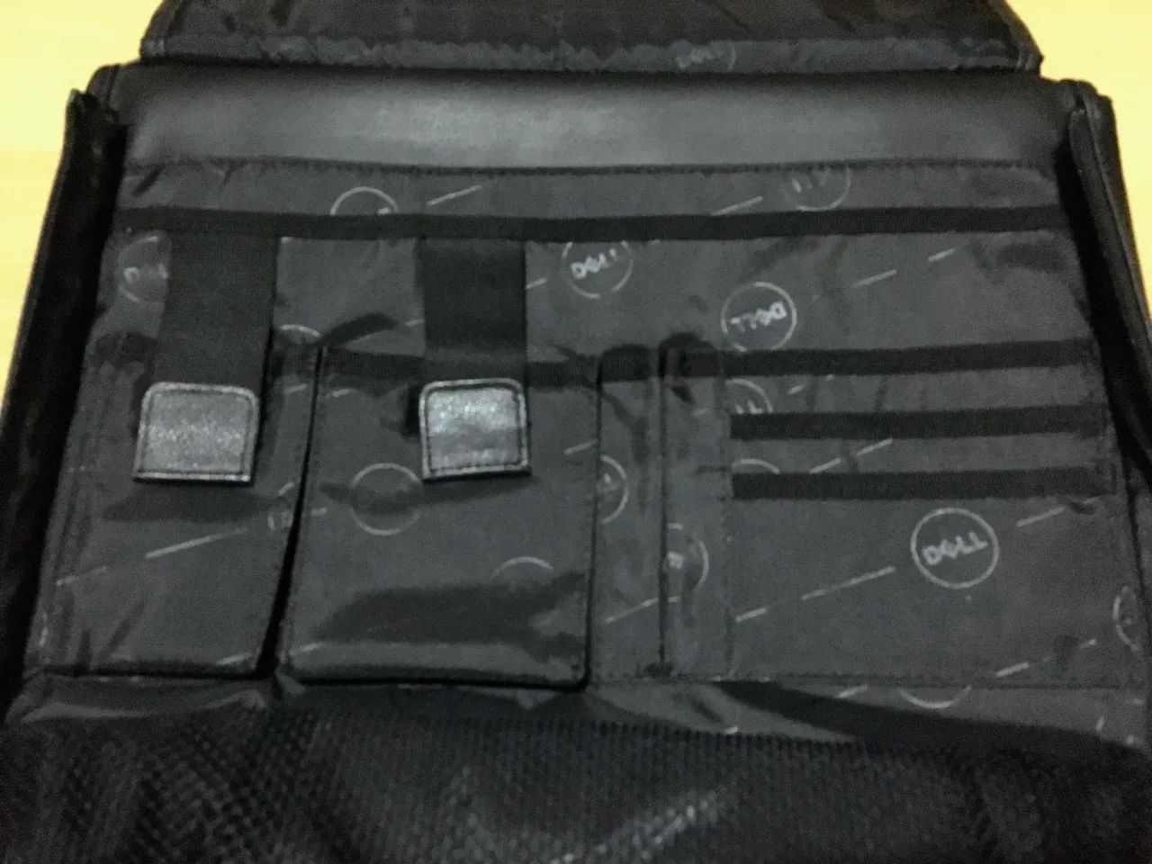 Maleta Dell em couro legítimo, para notebook , preta com logo Dell - Foto 2
