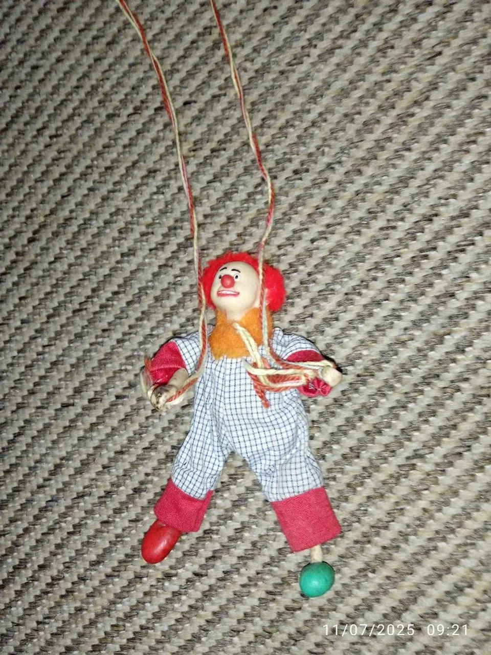 Boneco Palhaço Antigo de arame e Tecido - Foto 3