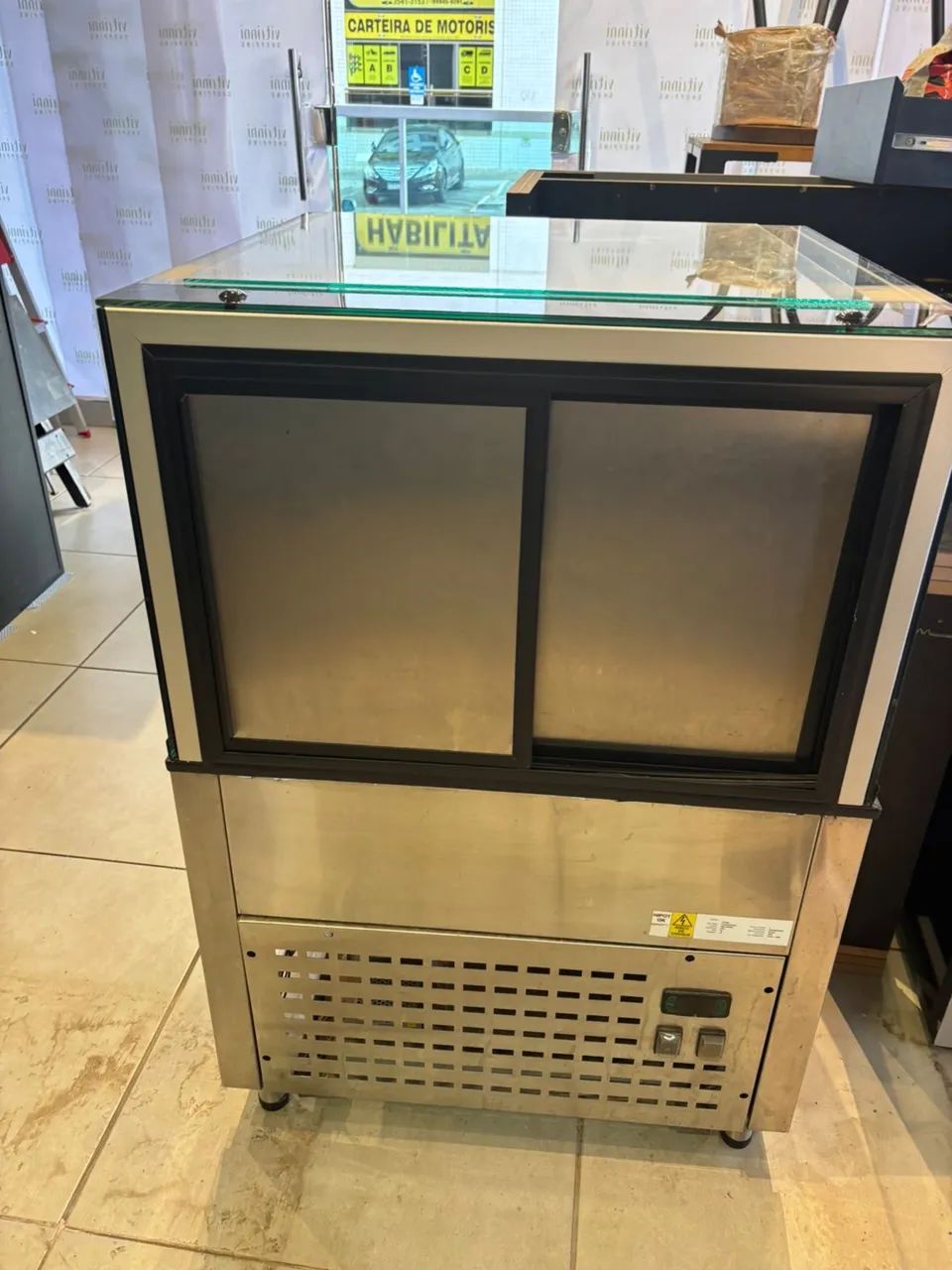 Vitrine refrigerada 70x70x104 - Foto 2