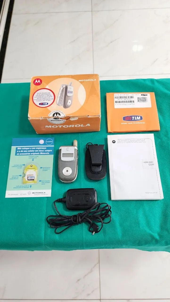 CELULAR MOTOROLA V220 CINZA - N13770