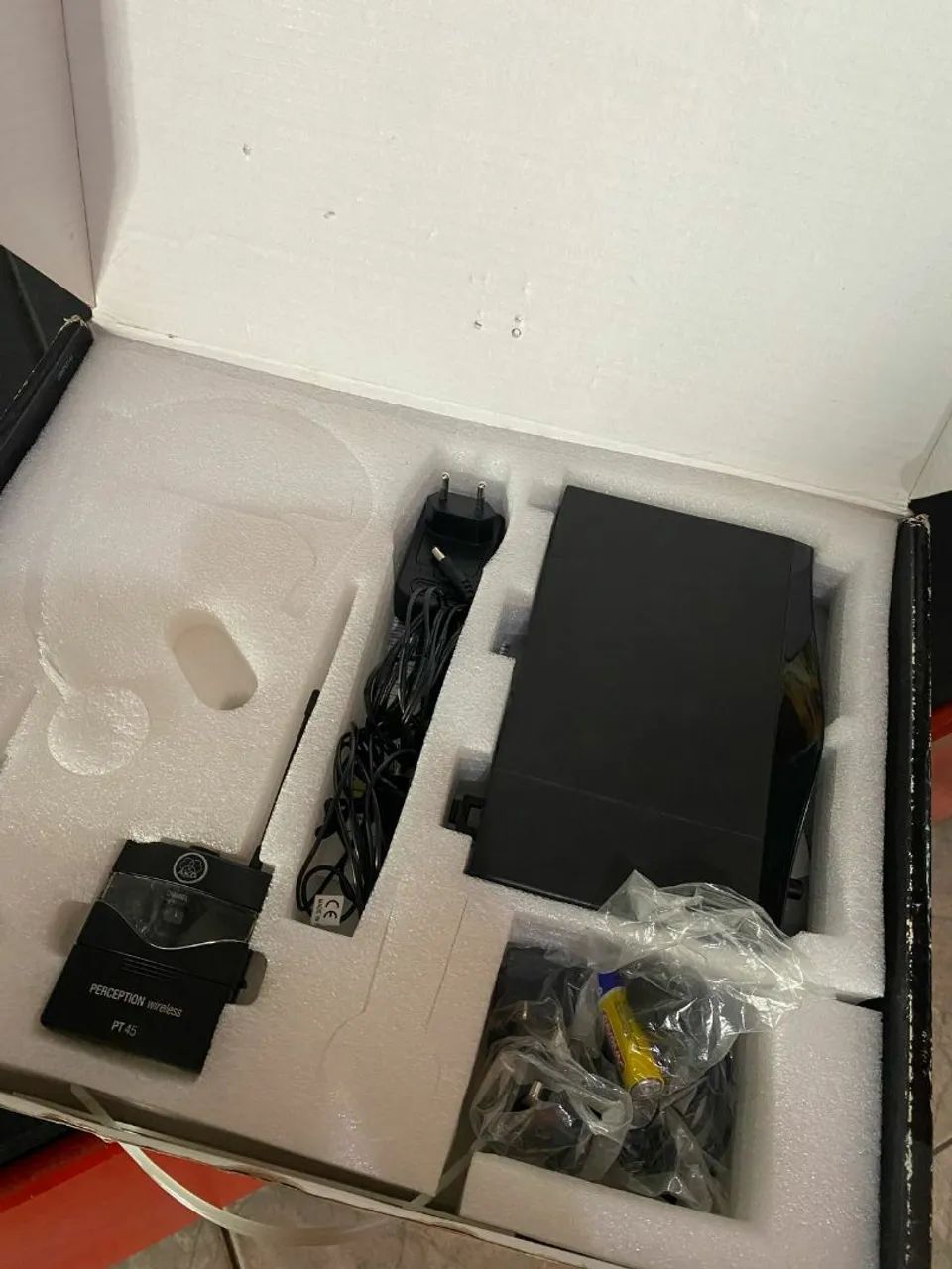 AKG Perception 45 Wireless Presenter Set - Foto 2