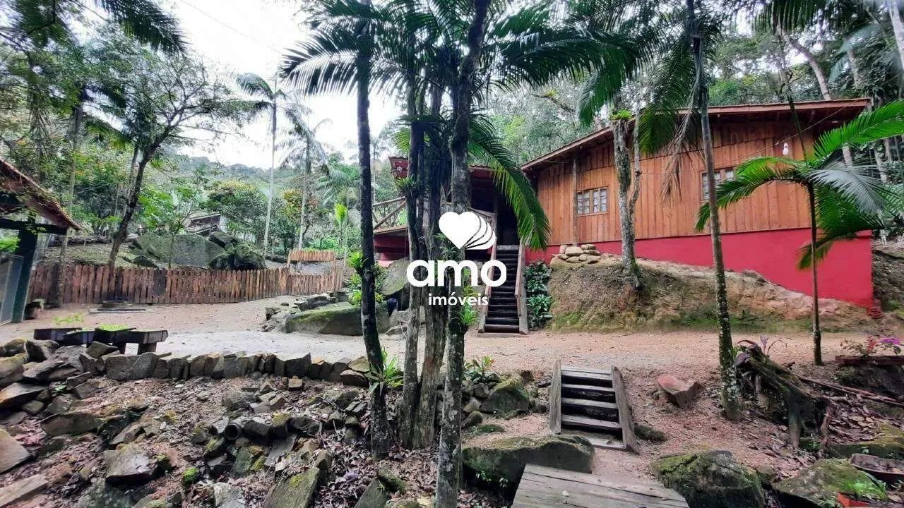 Aconchegante Chácara a Venda.