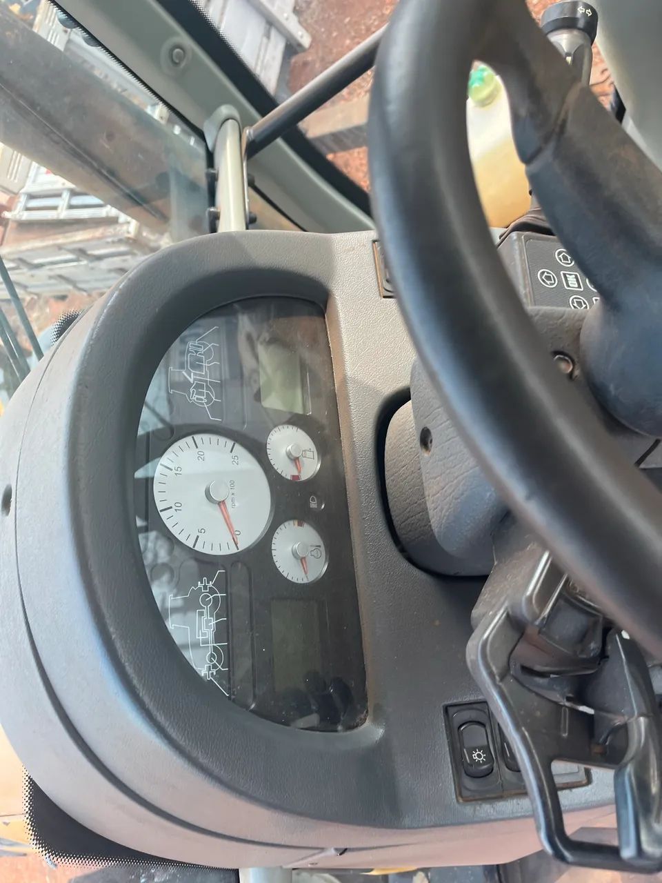 Trator Valtra BT 190 ano 2013  - Foto 4