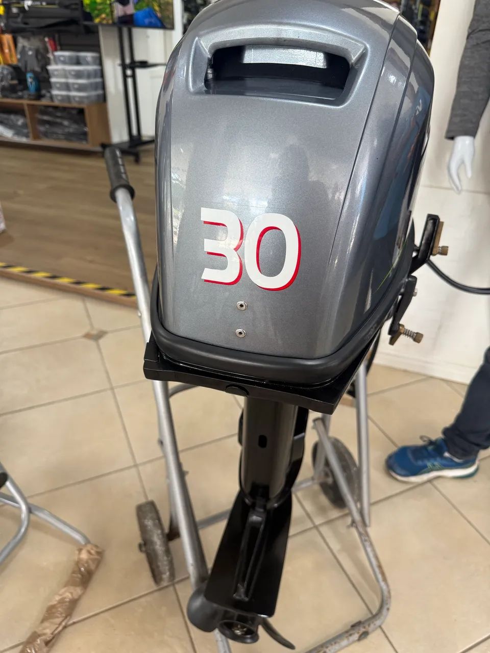 MOTOR DE POPA HIDEA 30HP 2 TEMPOS PARTIDA ELÉTRICA 9 horas de uso na garantia  - Foto 5