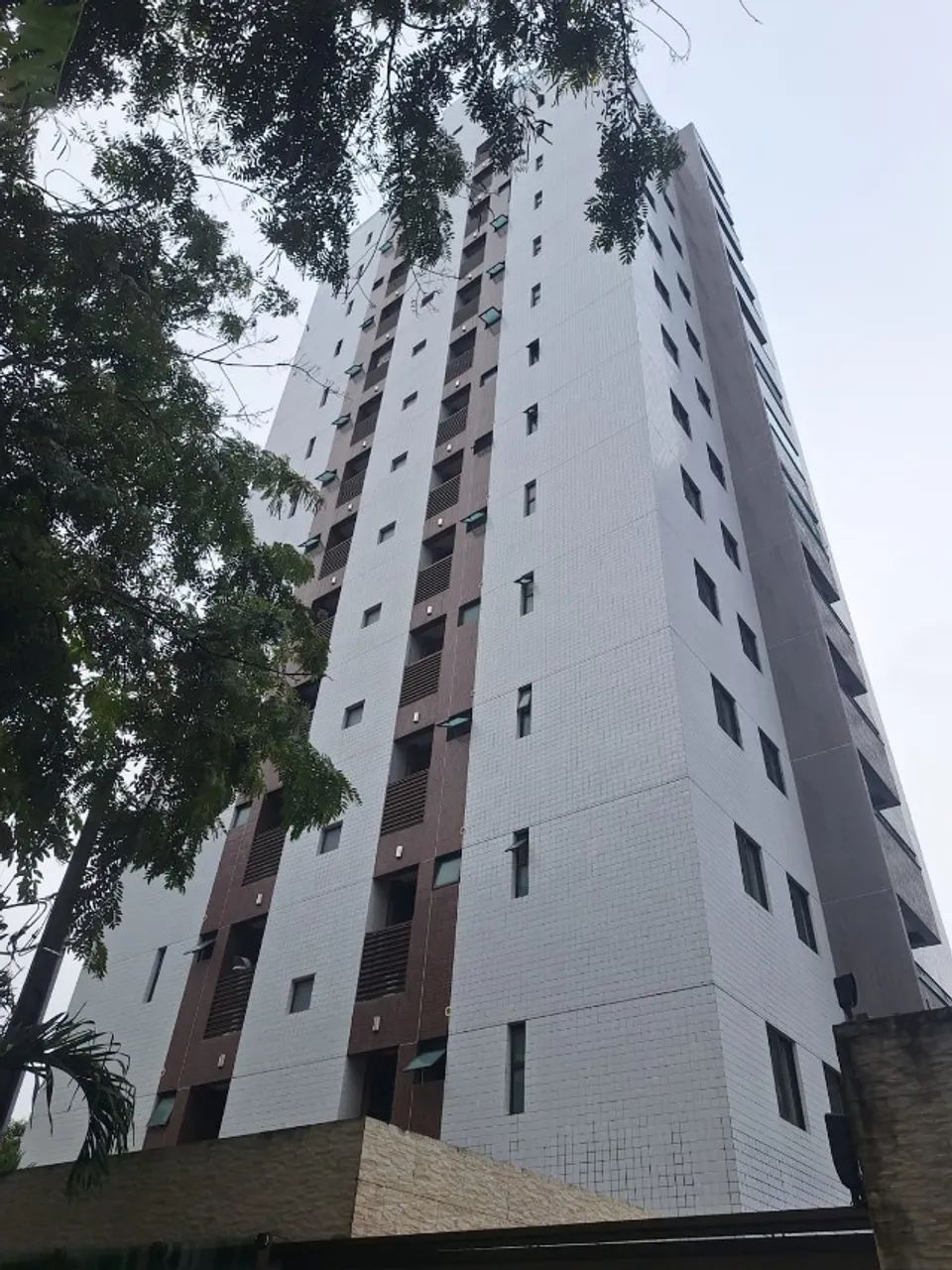 Edifício Jardins da Tamarineira - Alugo - R$ 2.800,00