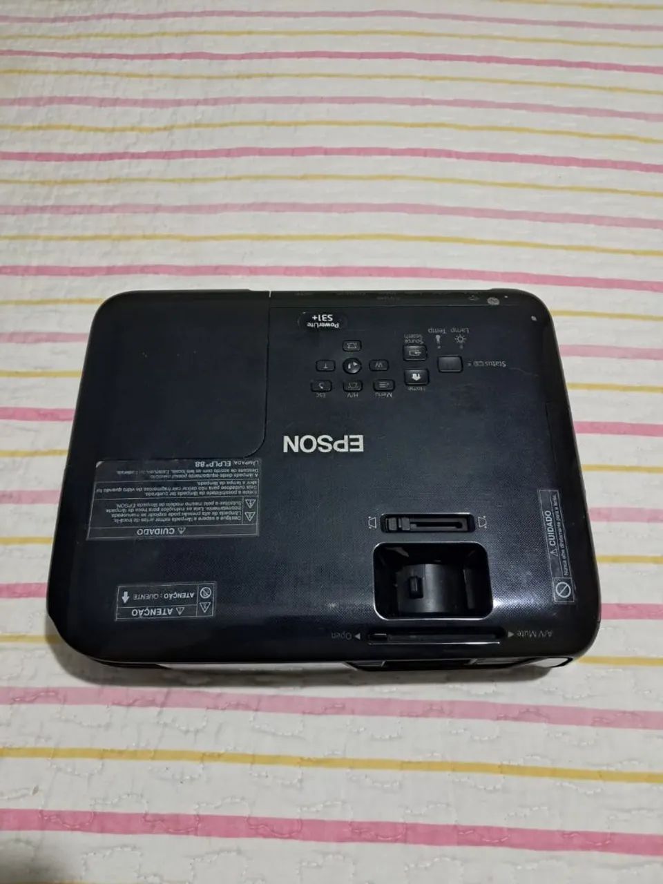 Projetor Epson 3LCD S31+, 3300 lumens, Full HD, imagem nítida, excelente estado pouco uso - Foto 5