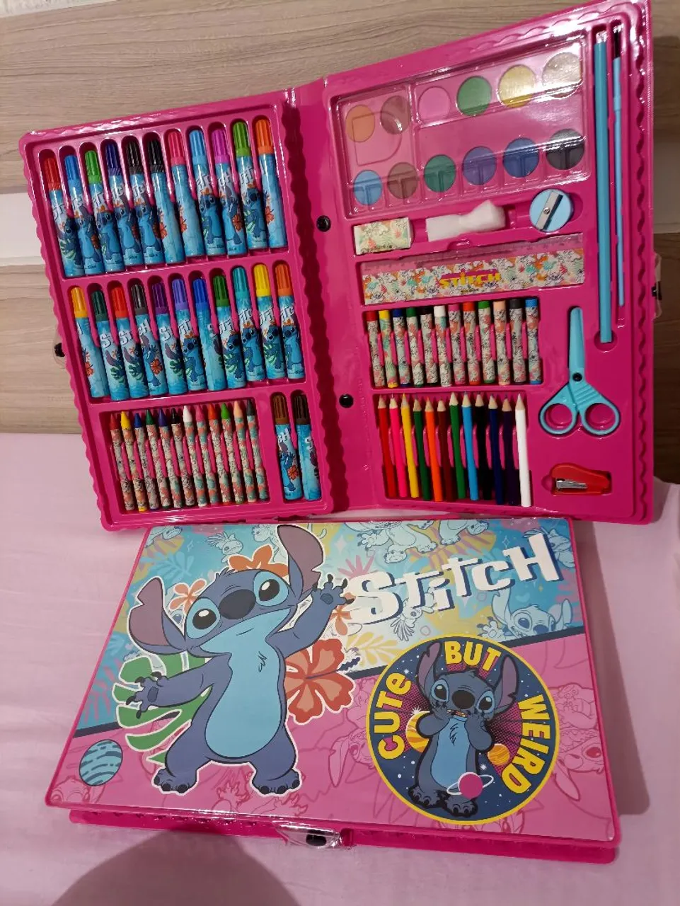 R$49.99 Kit estojo maleta pinturas infantil stitch canetinhas pintar desenhar