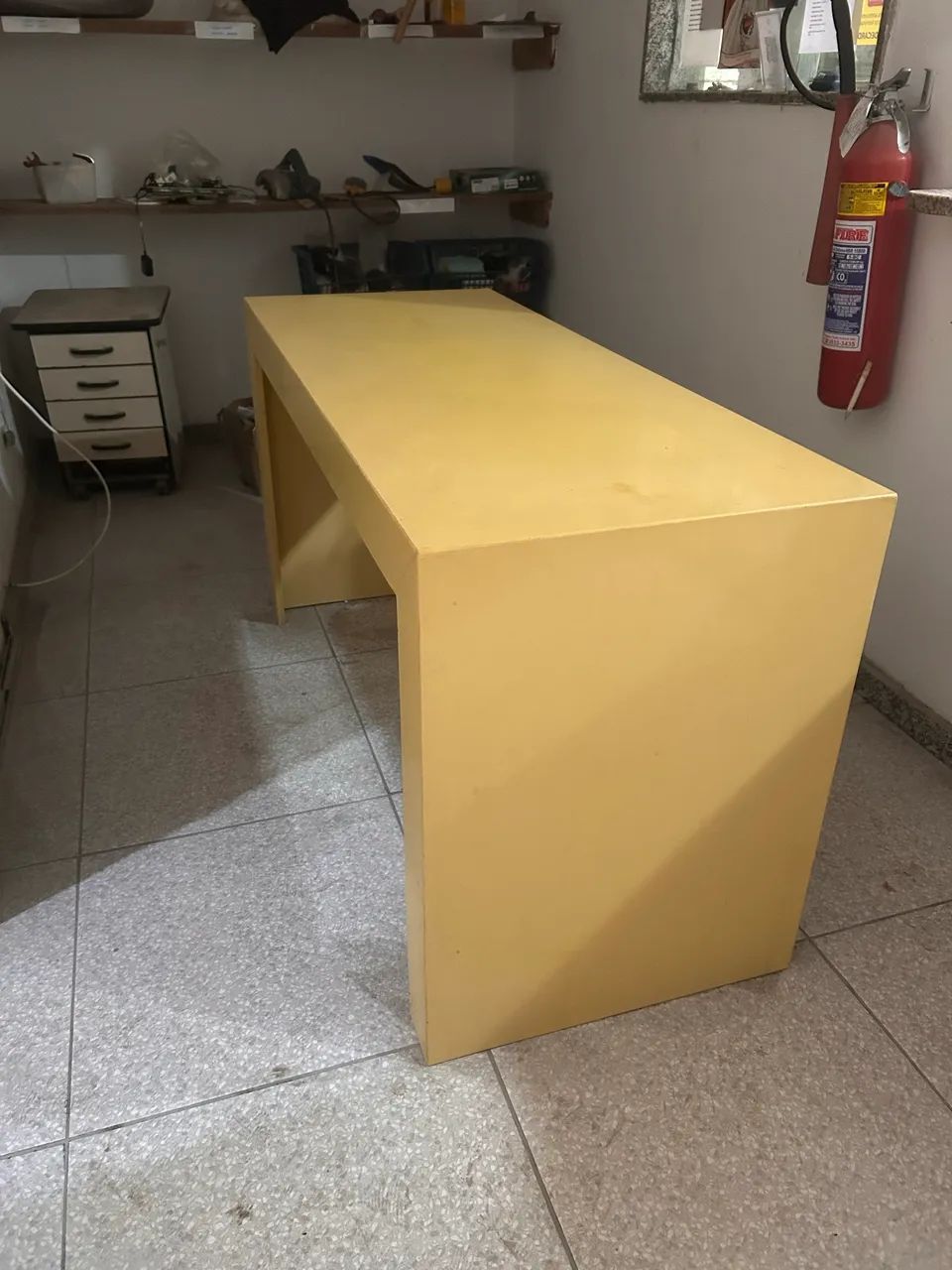 Mesa de 1,50 x 0,60 em quartzo amarelo
