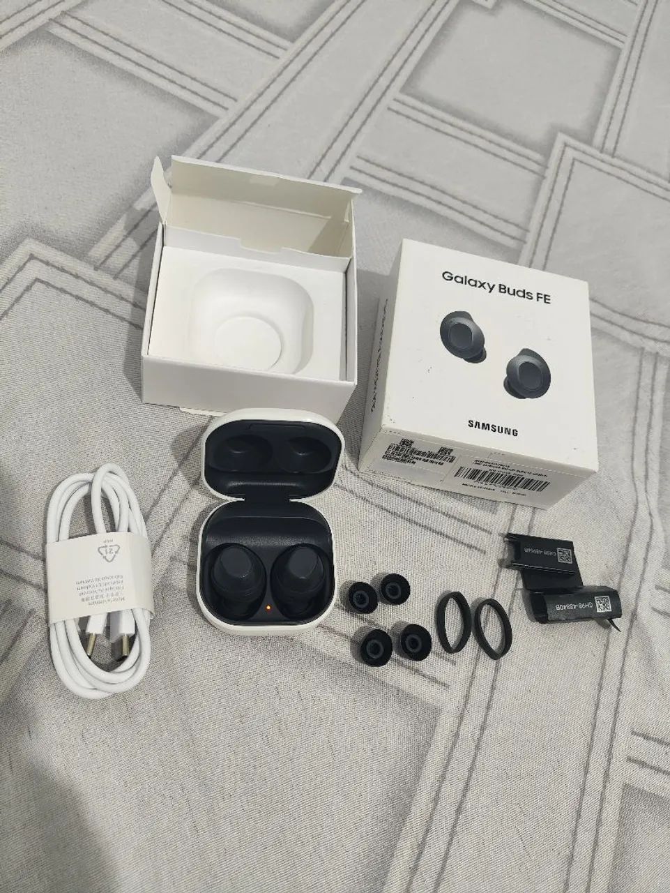 Fone bluetooth Samsung Galaxy buds fe MUITO NOVO NA GARANTIA - Foto 2