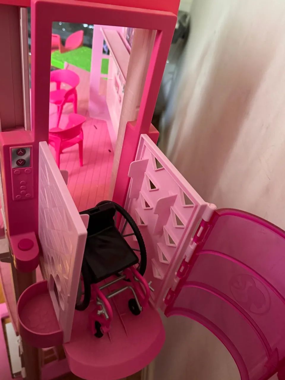 Casa da Barbie com Piscina e Escorrega - Foto 2