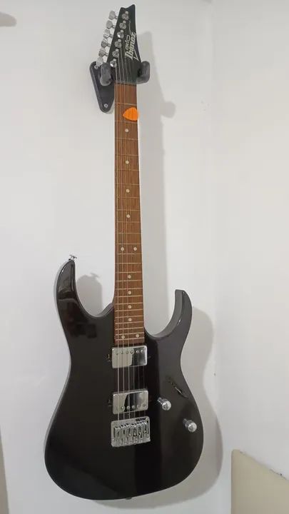 Guitarra Gio Ibanez superstrato