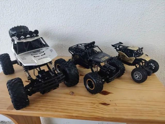 Carro de controle remoto Off-road crawler 4x4 28cm brinquedo - Foto 2