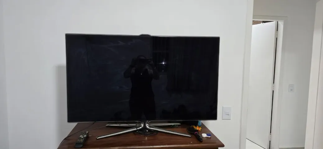 TV Samsung UN46D6900 - Full HD e 3D - 46 polegadas