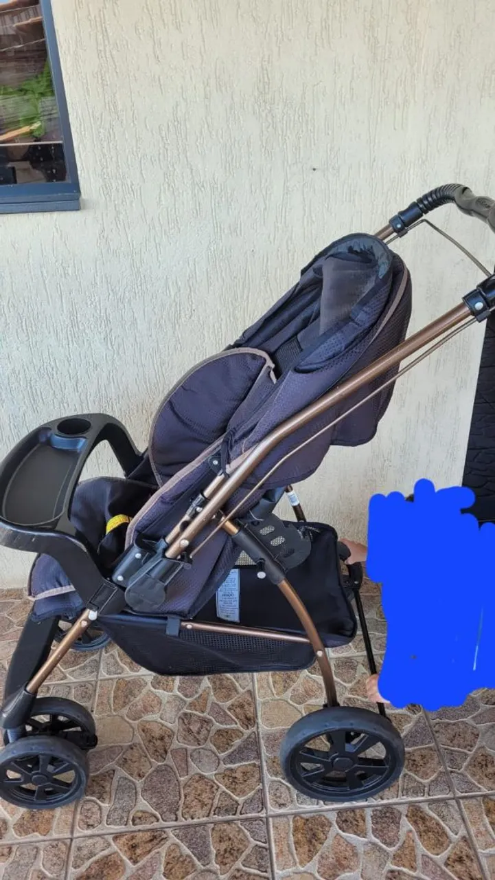 Carrinho de Bebê Compacto e Confortável