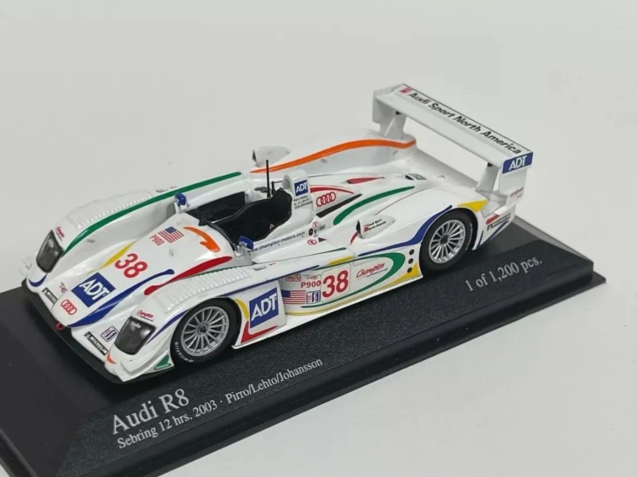 Miniatura 1:43 Minichamps Audi R8 - Edição Limitada - Foto 2