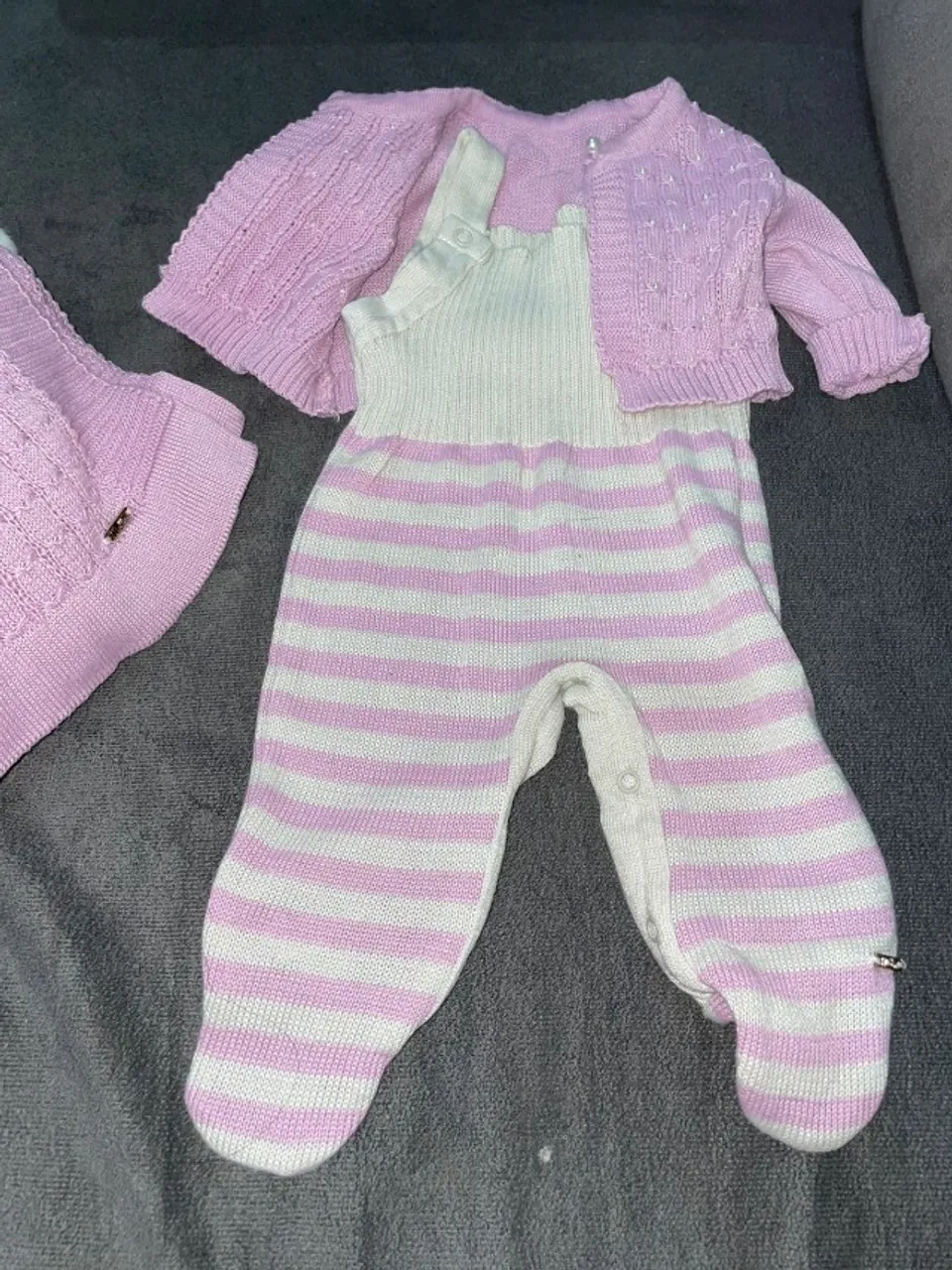 Saída de Maternidade Rosa com Pérolas e Manta