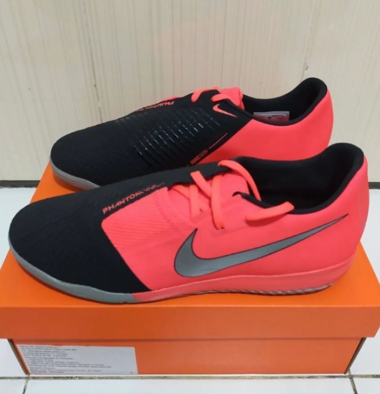 Chuteira Nike Phantom VNM Academy IC - 42/43 - Original - Oportunidade - Foto 2