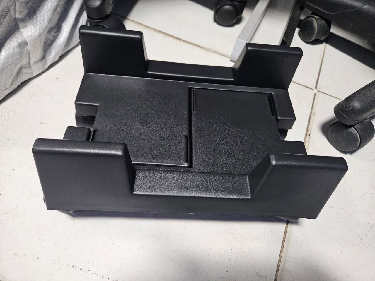 Porta cpu com rodinhas ajustável  - Foto 5