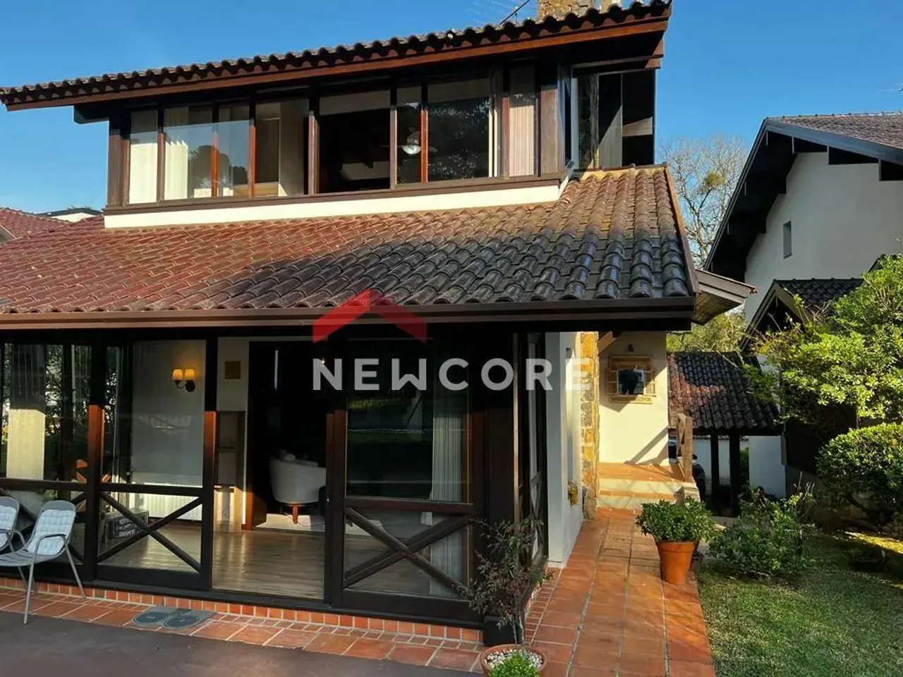 Casa de condomínio em 25 de julho - Casa 1 - LAGO NEGRO - Gramado/RS