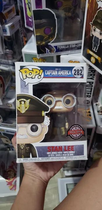 Funko Pop! Stan Lee Captain America - Edição Especial