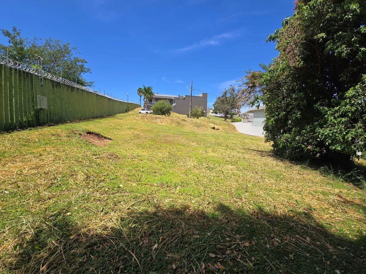 Terreno com 473.91m2 - Condomínio Royal Boulevard Ibiporã