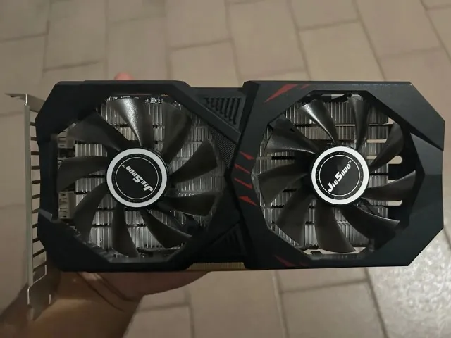 Troco Placa de Vídeo RX 6600M 8GB - Perfeita, 1 Ano e Meio de Uso!