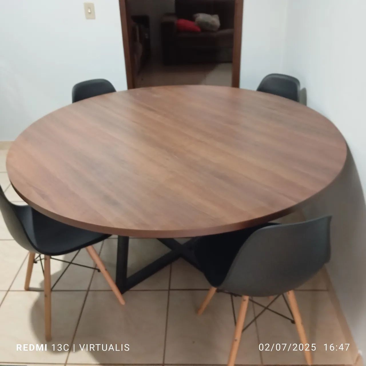 Mesa de Jantar Redonda com 4 Cadeiras - Foto 3