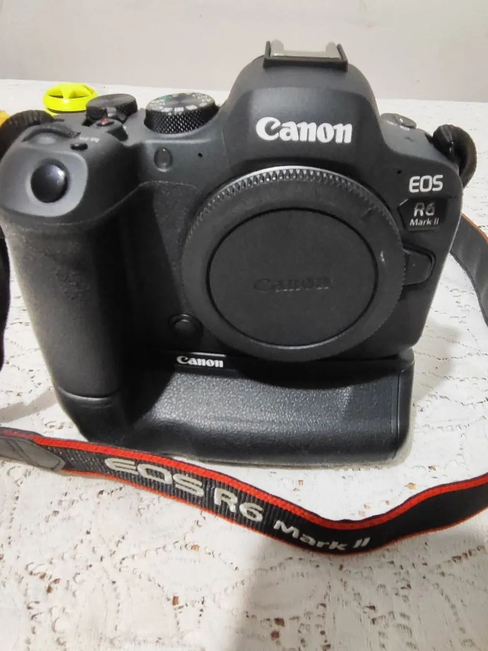 Câmera Canon com Grip e Bateria Extra - Foto 2