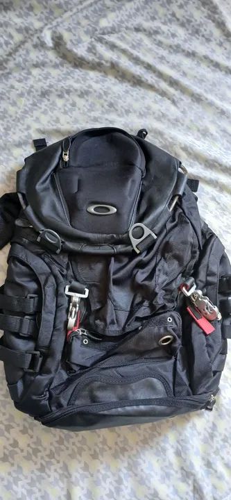 Mochila Oakley para Esportes Radicais