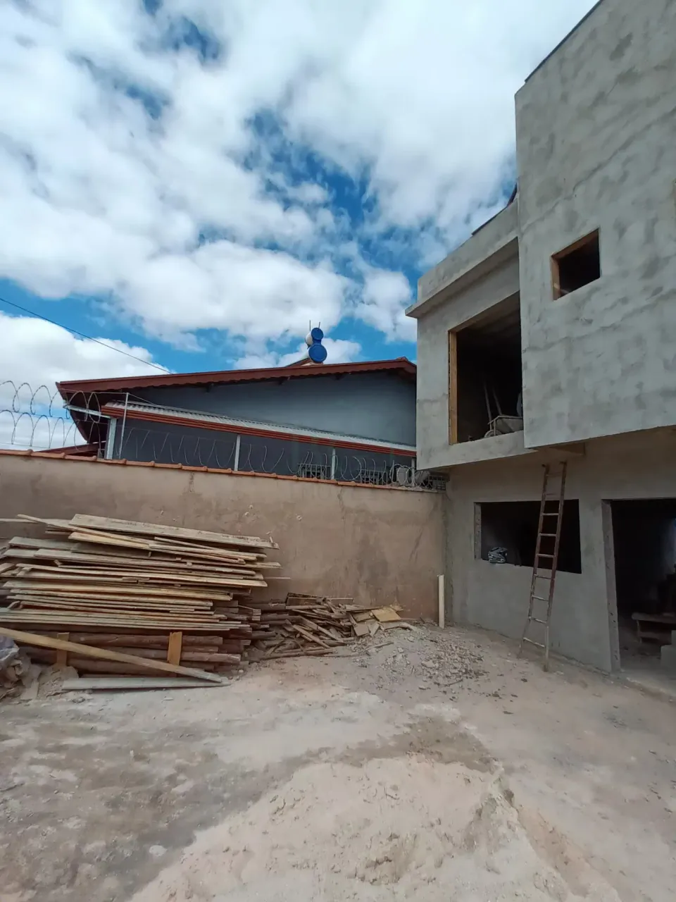 Casa à venda na zona Oeste de Poços de Caldas