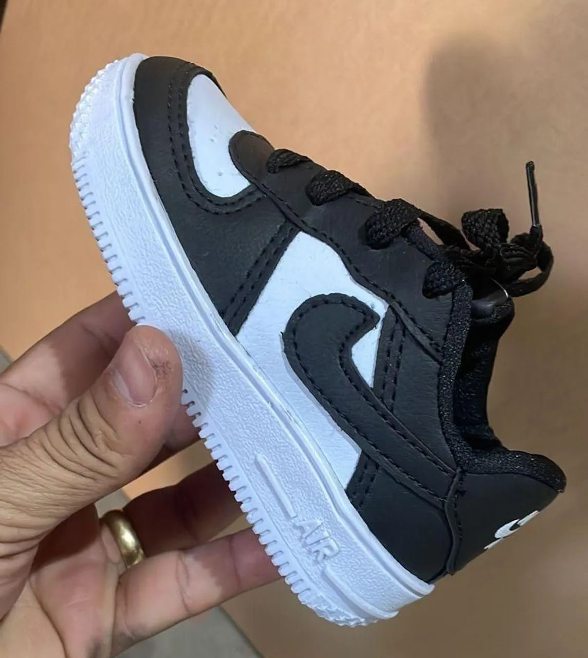 Tênis Nike Air Force 1 Infantil - Preto e Branco