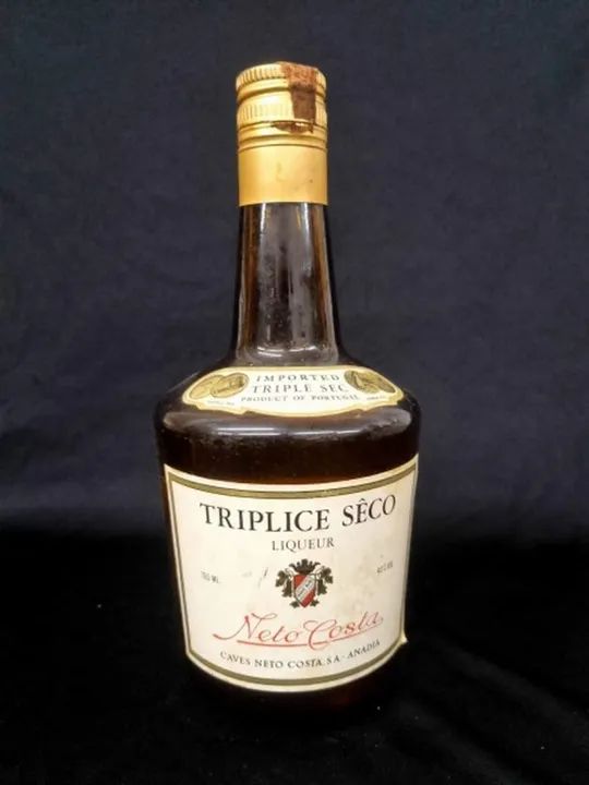 KIt com duas garrafas de Licor Tríplice Seco Neto Costa