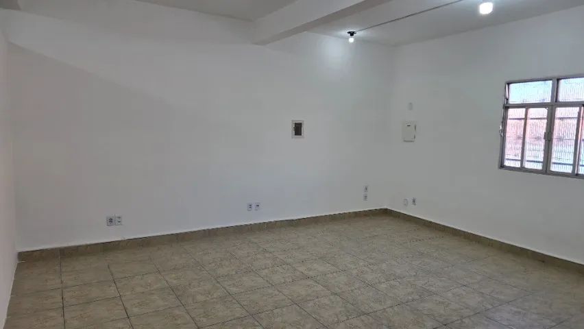 ALUGA-SE SALA 44M² CENTRO DE BANGU SALA 202