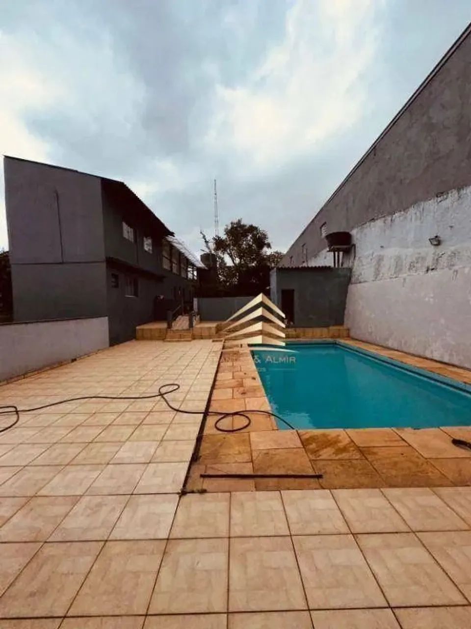 Excelente sobrado a venda com 6 dormitórios no Cabuçu, de 1200m²