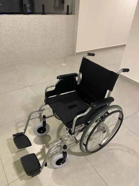 Cadeira de Rodas Dobrável da Polior Orthopedic Products