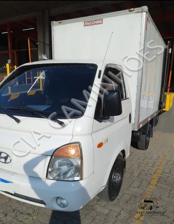 HYUNDAI HR ANO 2009 BAU 3M
