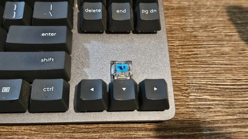 Logitech K835 Mechanical Keyboard – Blue Switches64617796123521122