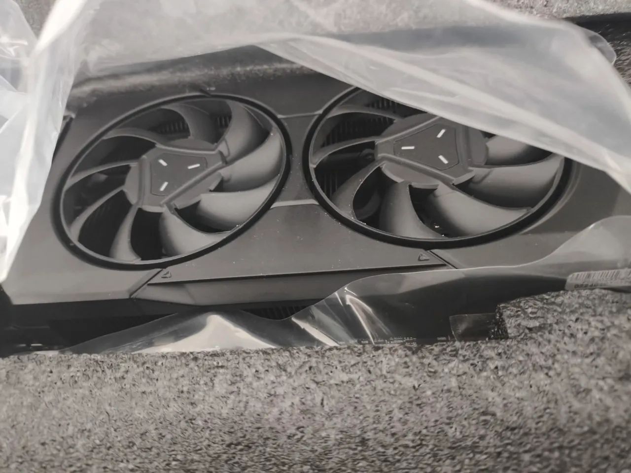 Placa de video XFX RADEON RX 7600 8GB HDMI 3xDP - Foto 3