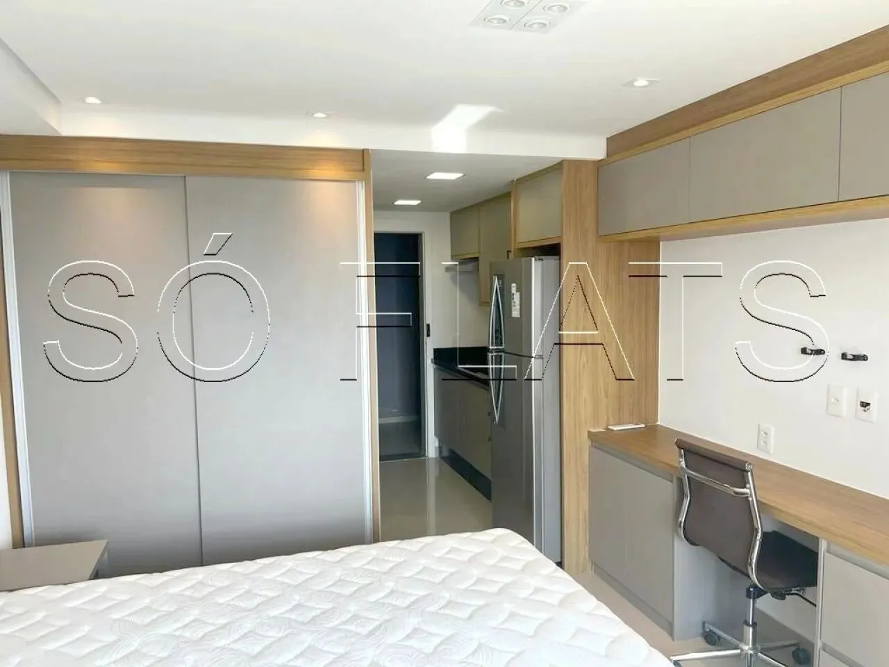 Studio lindo no Brooklin próximo da Avenida Adolfo Pinheiro, disponível para locação.