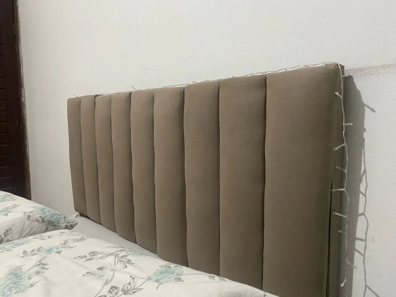 Cabeceira de Cama em Suede Bege - Foto 3