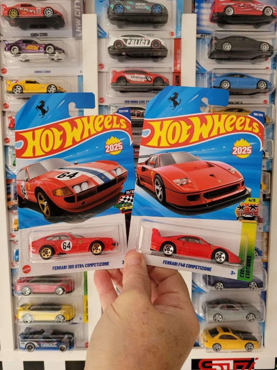 Dupla Ferrari Vermelha 2025 Hot Wheels.